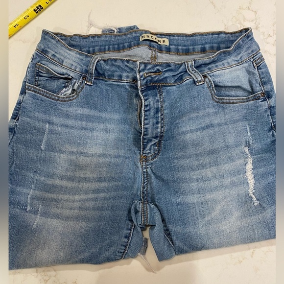 Encore Jeans - Picture 3 of 5